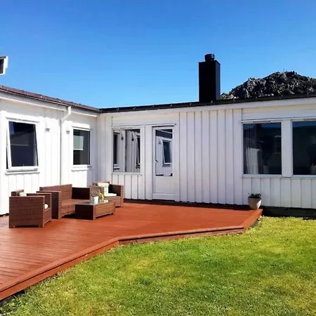 House By The In Andenes Apartament *